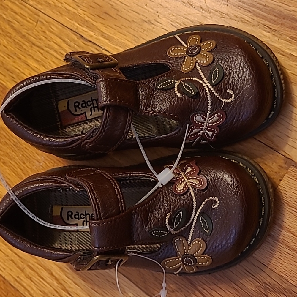 Rachel Shoes Size 6 Flowers stitched sole